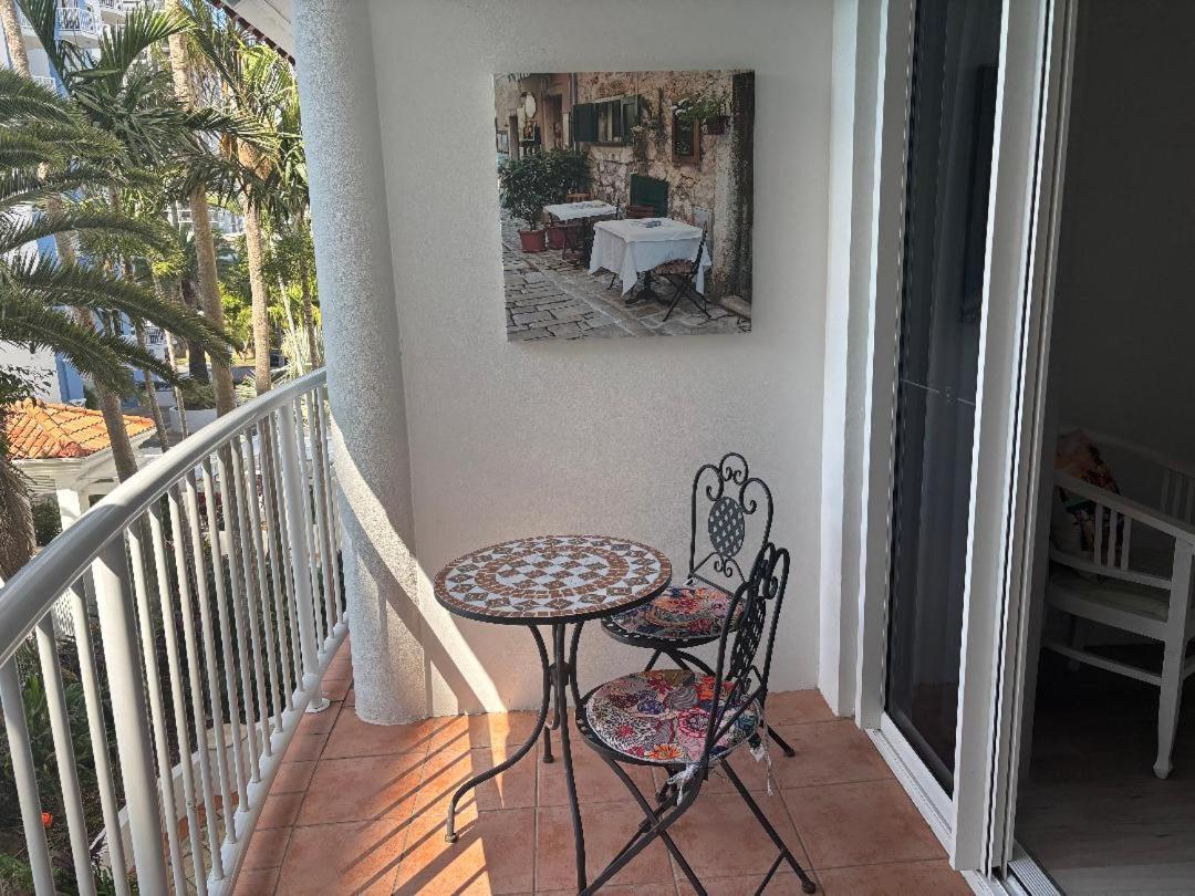 Location Location Location - Broadbeach :) Gold Coast Eksteriør bilde